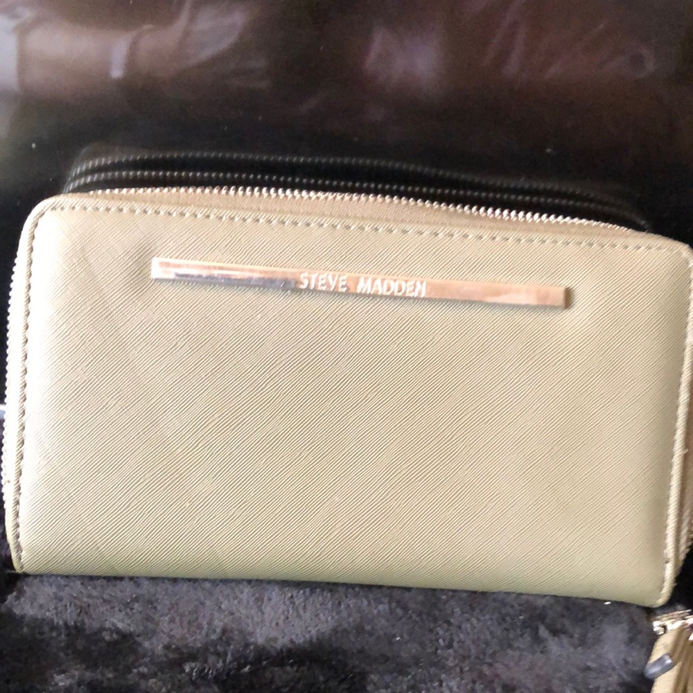 Steve Madden Green Wallet Stylish Accessory